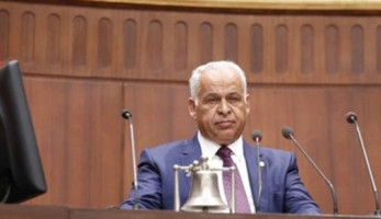 رئيس صناعة النواب يحذر من كارثة تهدد نصف تعداد الشباب المصري