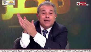 توفيق عكاشة ينفعل ويسب مشاهديه على الهواء بسبب الاسعار