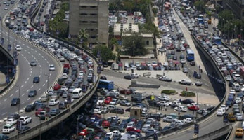 النشرة المرورية.. كثافات مرتفعة بمعظم محاور وميادين القاهرة والجيزة