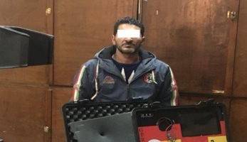 فيديو.. ضبط شخص يبيع أدوات التنقيب عن الآثار عبر فيس بوك