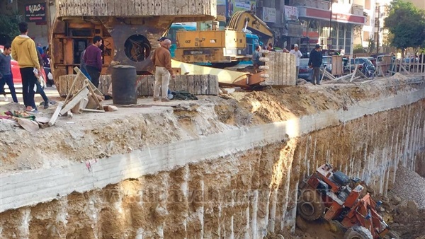 ننشر أول صور للحظة مصرع سائق لودر في حلوان