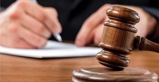 حبس سنة مع الإيقاف وغرامة 10 آلاف لمحام أهان القضاء على «فيس بوك»
