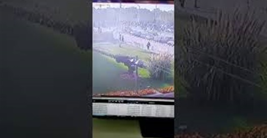 لحظة دهس مقطورة لـ7 سيارات ملاكي بالشيخ زايد (فيديو)