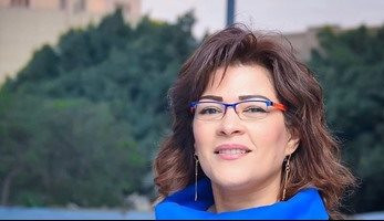 يا كل حاجة وعكسها.. تناقضات فاطمة ناعوت