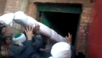 شقيقان يستخرجان جثة والدهما بعد وفاته بـ5 أشهر: «أوصانا في المنام بنقله للمنزل» (التفاصيل)