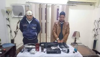 "مفيش صاحب يتصاحب".. عاطل وصديقه يقتلان والدة صديقهما بالقليوبية.. المتهم الأول: قتلناها لسرقة ذهبها ولم نجد شيئا.. كانت حنينة عليا والشيطان السبب.. والنيابة تأمر بحبسهما 4 أيام على ذمة التحقيقات