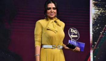 فيديو.. فستان رانيا يوسف يتسبب في خناقة بين ضيوف سعيد حساسين