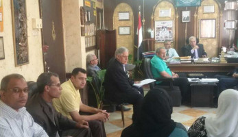 تحقيق في «تعرية طالبة بحمام مدرسة بالقليوبية».. والأم: مدرس بيهددنا بـ«فيديو إباحي»