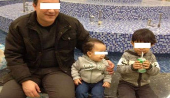 الطبيب المتهم بذبح أسرته بكفر الشيخ يمثل الجريمة.. والجدة تكشف مفاجأة