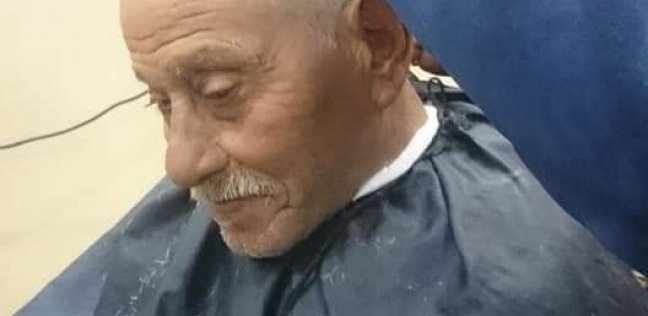 صور| شقة وأثاث وملابس وطعام.. شباب السويس ينقذون مسنا من نومة الرصيف