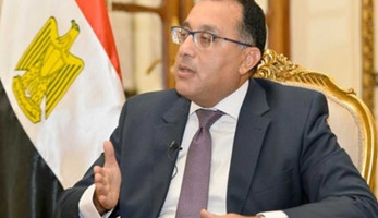 رئيس الوزراء يعنّف المسؤولين بمدينة الروبيكي: «تباتوا هنا وتخلصوا المشروعات»