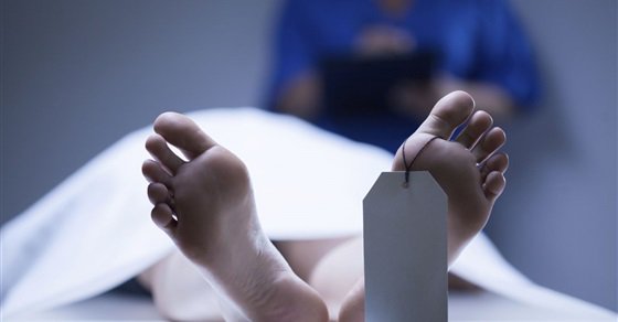 تفاصيل 3 دقائق أنهت حياة طالب الإعدادية.. خنقته والدته لرفضه الذهاب للامتحان