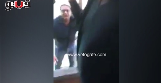 «كده كده ميتين».. صرخات ومحاولات انتحار أصحاب الشقق المخالفة بأسيوط (فيديو)