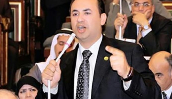 برلماني يطالب بحظر دون الـ 16 عامًا من استخدام الفيسبوك