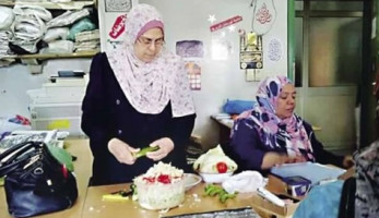 أغرب أسباب فصل الموظفين عن العمل.. «نشر الروح السلبية» يتسبب في إيقاف 3 أطباء بكفر الشيخ.. «الدخول على فيس بوك» كلمة السر في وقف موظف بمستشفى.. و«تحية العلم» تتسبب في عقاب مدير مدرسة