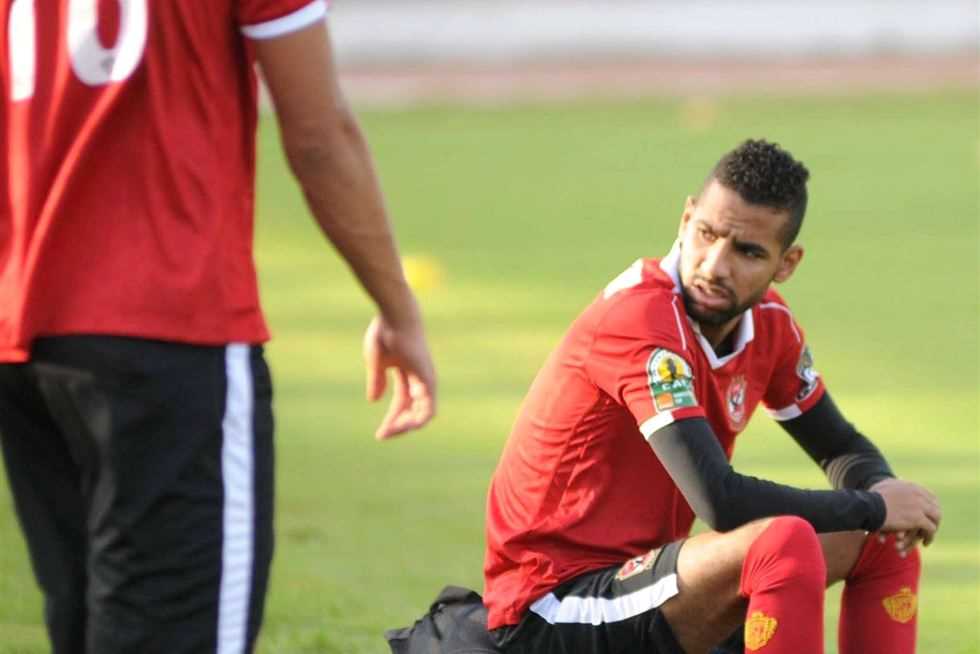 مؤمن زكريا يعبر عن غضبه من المعاملة في الأهلي