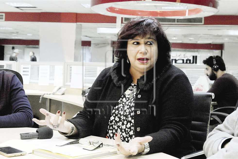 نشأت الديهي ينتقد وزيرة الثقافة ورئيس هيئة الكتاب: «بتشتغلوا في الضلمة لمين؟» (فيديو)