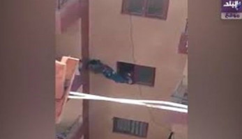 عمرو أديب عن مشهد طفل البلكونة: دي أكيد مش أمه والواد جاله صدمة عصبية