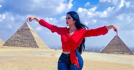 حكاية سائحة تثير ضجة على مواقع التواصل الاجتماعى .. صور