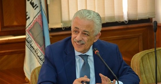 طارق شوقي لمسربي الامتحانات: انتو عبط أوي ما الدرجات دي هنرميها في الزبالة