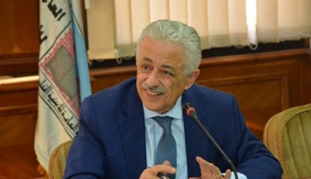 طارق شوقي لمسربي الامتحانات: انتو عبط أوي ما الدرجات دي هنرميها في الزبالة