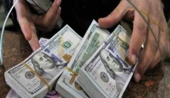 الدولار يواصل تراجعه لليوم الثاني.. والأجانب يبيعون العملة الأمريكية بكثافة