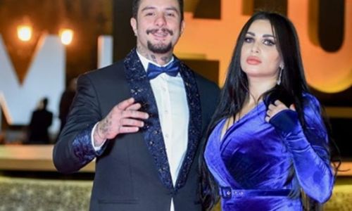 شاهد.. أحمد الفيشاوي بـ"كرش" في حديقة منزله