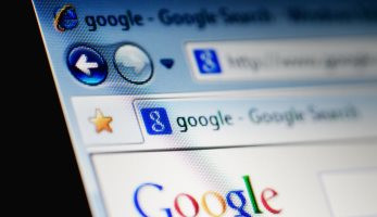 ضبط القائم على تزوير الشهادات الجامعية عبر الانترنت
