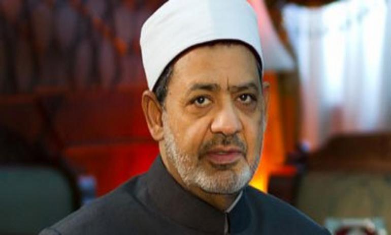 شيخ الأزهر يشيد بجهود السيسى فى التقريب بين الأديان