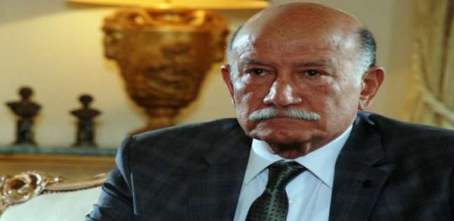 أشرف زكي: وفاة أحمد خليل "شائعة".. والفنان بصحة جيدة