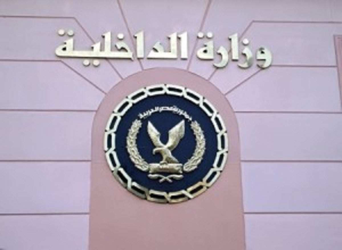 بالتفاصيل ..الأمن العام يداهم منطقة السحر والجمال ويضبط 8 مجرمين