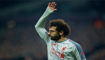 وست هام يتضامن مع محمد صلاح ضد الهتافات العنصرية