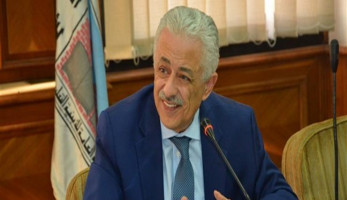 "مسمعناش كلمة شكر واحدة".. أول تعليق لوزير التعليم بعد تسليم "التابلت"