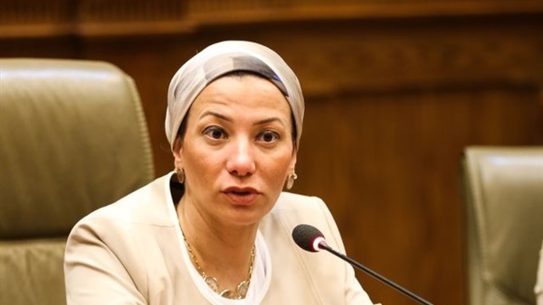 وزيرة البيئة توجه مصانع حلوان والتبين لاستخدام قش الأرز كوقود بديل