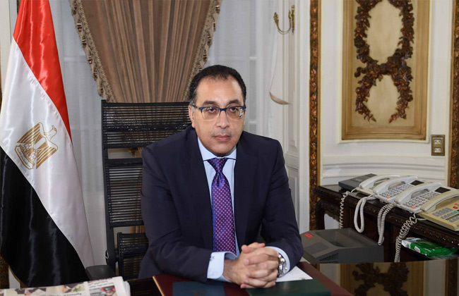 مدبولي يكلف بتسويق منتجات الصوب الزراعية والمزارع السمكية في منافذ وزارة التموين