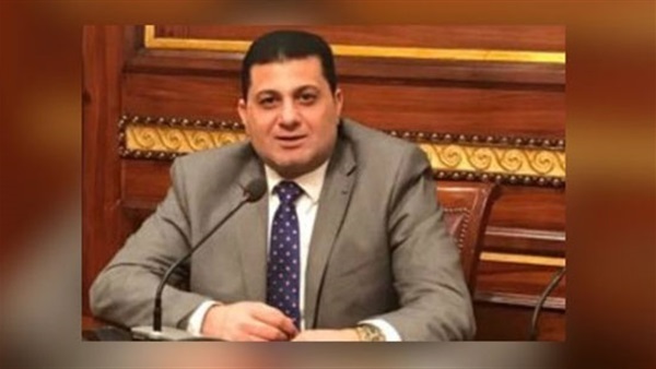 'برلماني': النائبات عندنا 'فتوات'.. والسيسي أعاد عصر 'كليوباترا'