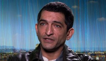 بعد تحريضه ضد مؤسسات الدولة.. رواد تويتر لـ عمرو واكد: بعتنا بكام يا عشرى