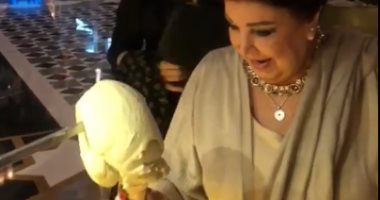 فيديو .. "مقلب" من بائع آيس كريم لرجاء الجدوى فى دبى