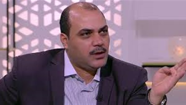 "الباز" عن احتفال السيدات بالرقص امام لجان الاستفتاء: "اللي مدايق مننا يعمل زينا" (فيديو)