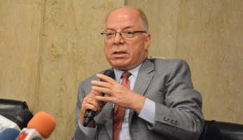 النمنم: "التعديلات الدستورية أعمق بكثير من مد فترة الرئاسة"
