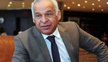 رئيس سموحة: «الأهلي بيتغلب فى أفريقيا 5 وبيكسب هنا بالحكام» (فيديو)