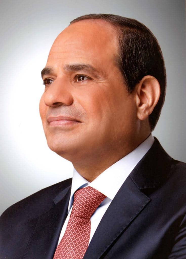 "أمهات مصر" تناشد "السيسي" إيقاف تجربة الامتحانات علي التابلت لأولي ثانوي