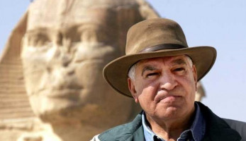 زاهي حواس يهاجم مسلسل "هوجان": من كتبه "عمل جريمة"