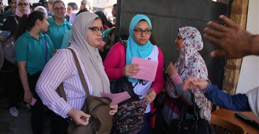 تسجيل أول حالة إغماء في لجان الثانوية العامة بقنا