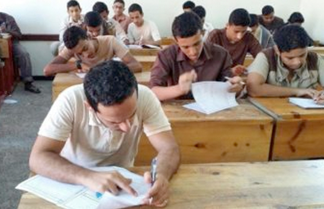 تداول أجزاء من امتحان اللغة الإنجليزية لطلاب الثانوية.. و"التعليم": جار التحقق