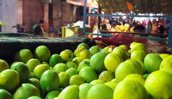 25 جنيها تراجعا في سعر كيلو الليمون بسوق العبور خلال تعاملات الخميس