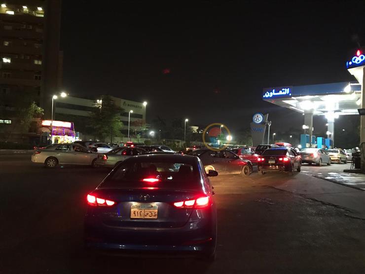 صور- زحام شديد في محطات للبنزين رغم نفي تحريك الأسعار