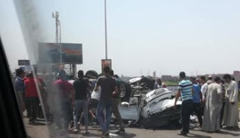 مصرع طفلة وإصابة 7 أشخاص فى حادث تصادم سيارتين بالصف