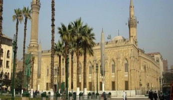 "الكابل انفجر".. 3 مصادر تكشف سبب انقطاع بث صلاة الجمعة من مسجد الحسين