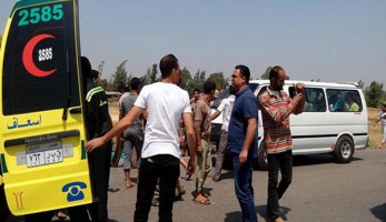 مصرع مدرس وعامل وإصابة 5 أشخاص في حادث تصادم بسوهاج